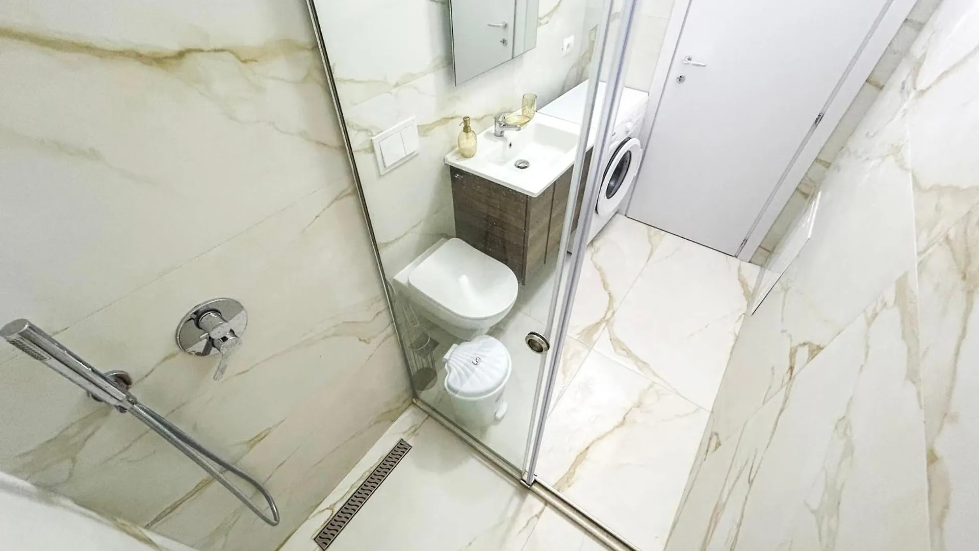 2 Bedroom 896 Durres Apartment