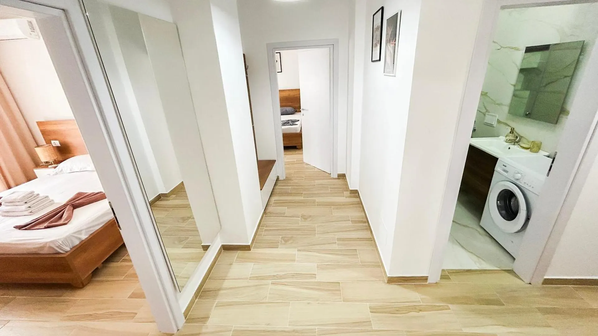 2 Bedroom 896 Durres 0*,